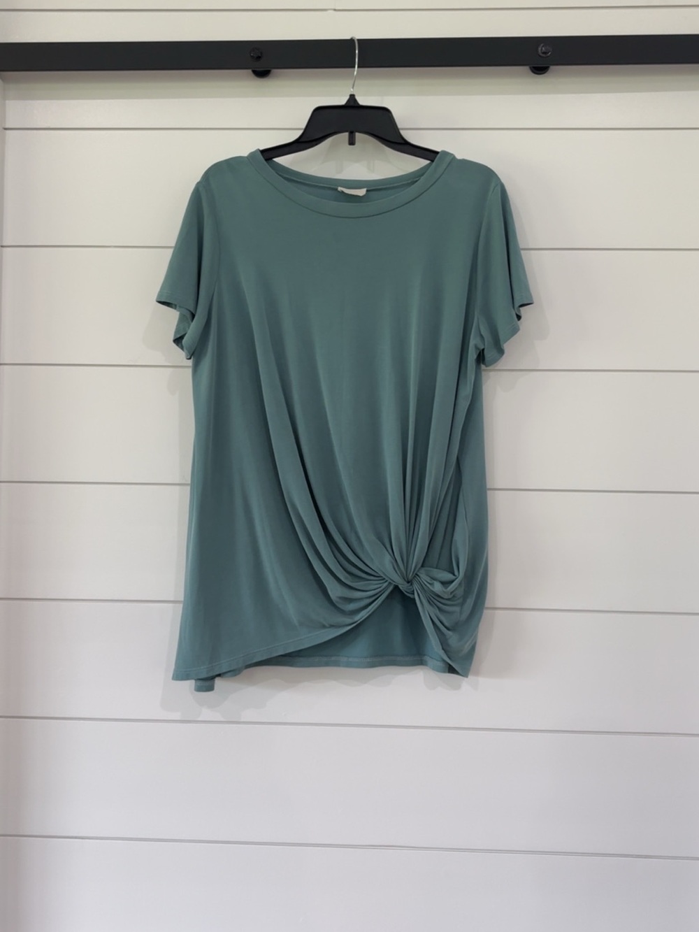 Women’s 143Story Twist-Front Short Sleeve Top
